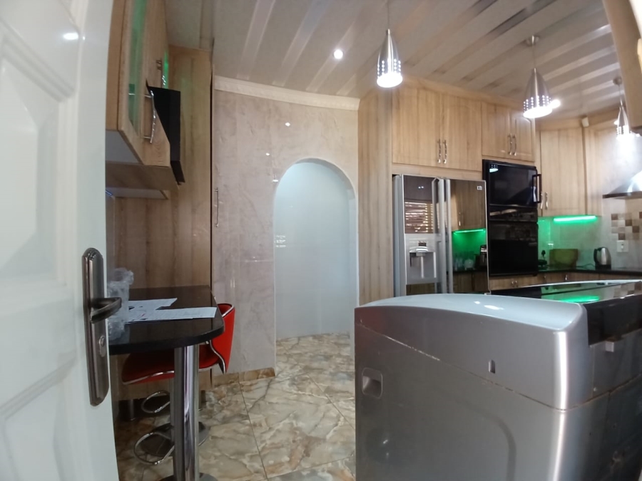 3 Bedroom Property for Sale in Finsbury Gauteng