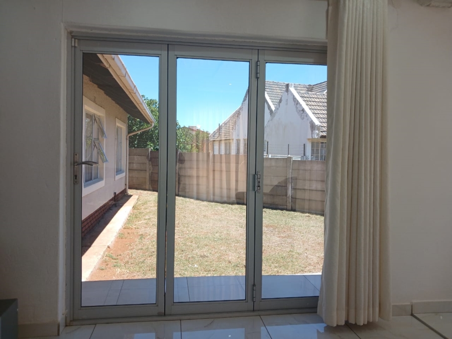 3 Bedroom Property for Sale in Finsbury Gauteng