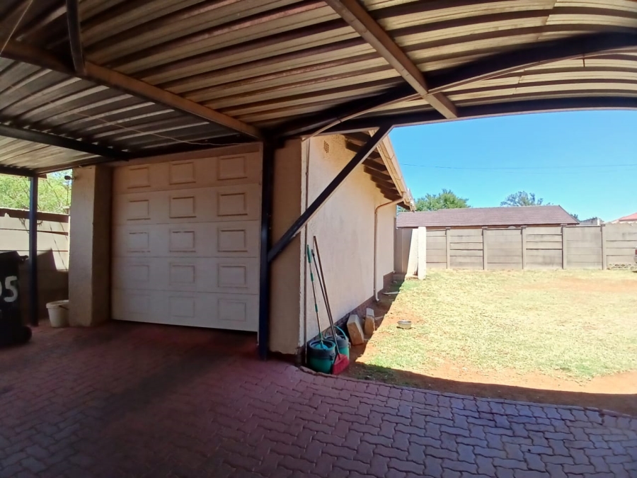 3 Bedroom Property for Sale in Finsbury Gauteng