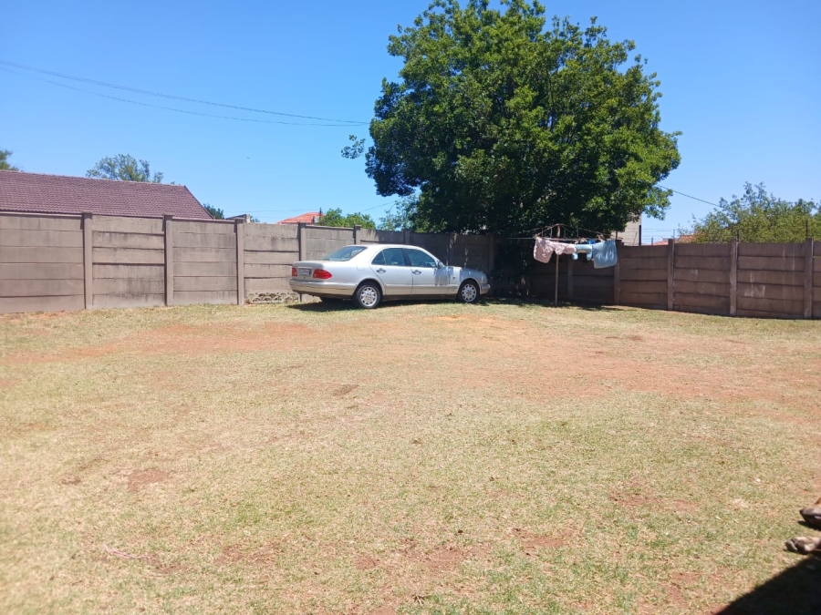 3 Bedroom Property for Sale in Finsbury Gauteng