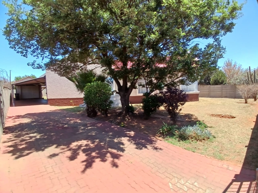 3 Bedroom Property for Sale in Finsbury Gauteng