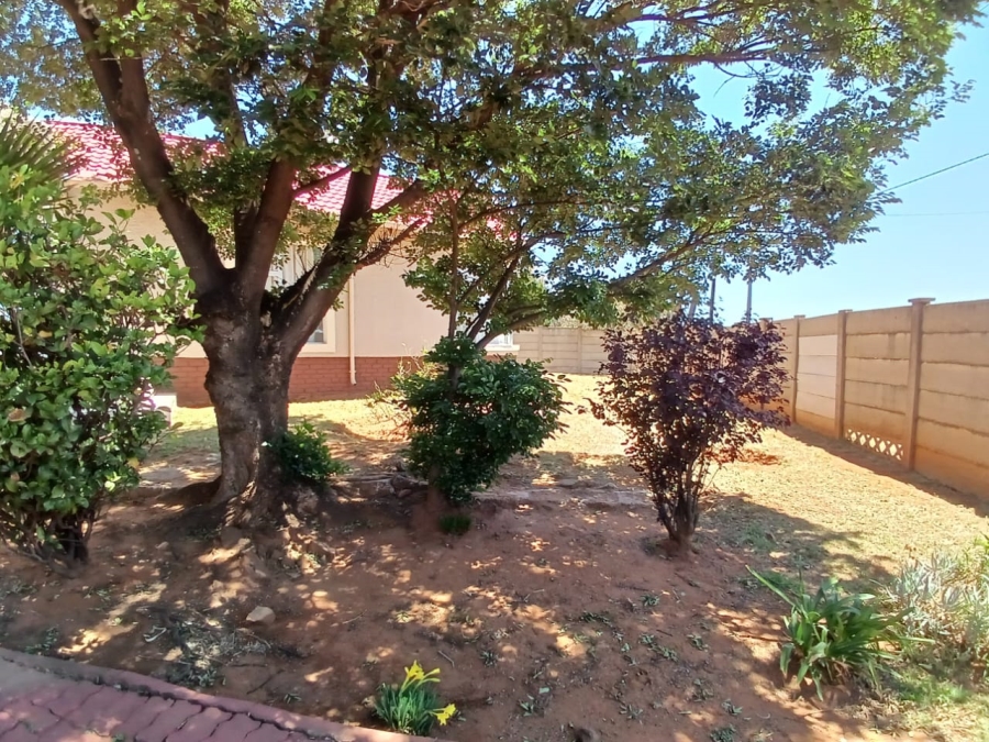 3 Bedroom Property for Sale in Finsbury Gauteng