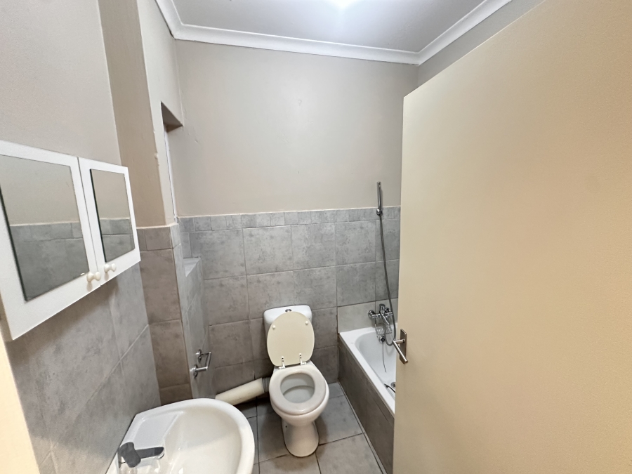 To Let 2 Bedroom Property for Rent in Ferndale Gauteng