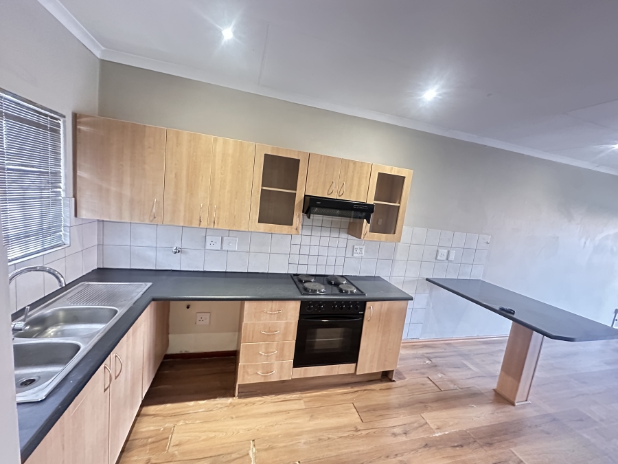 To Let 2 Bedroom Property for Rent in Ferndale Gauteng