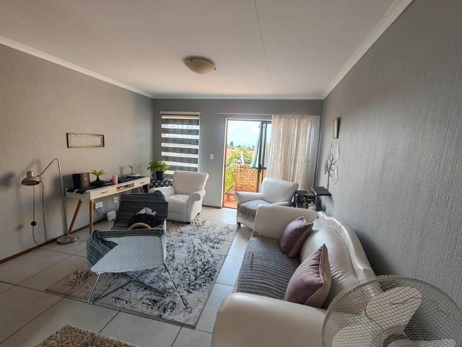 To Let 2 Bedroom Property for Rent in Amorosa Gauteng