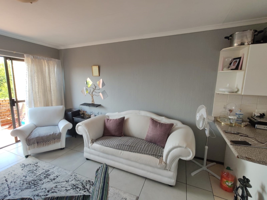 To Let 2 Bedroom Property for Rent in Amorosa Gauteng