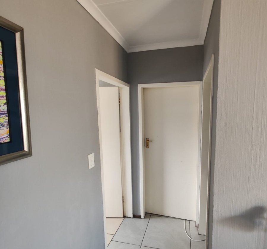 To Let 2 Bedroom Property for Rent in Amorosa Gauteng