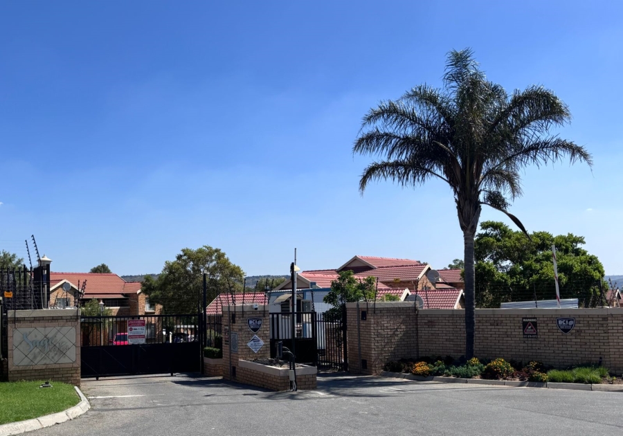 2 Bedroom Property for Sale in Honeypark Gauteng