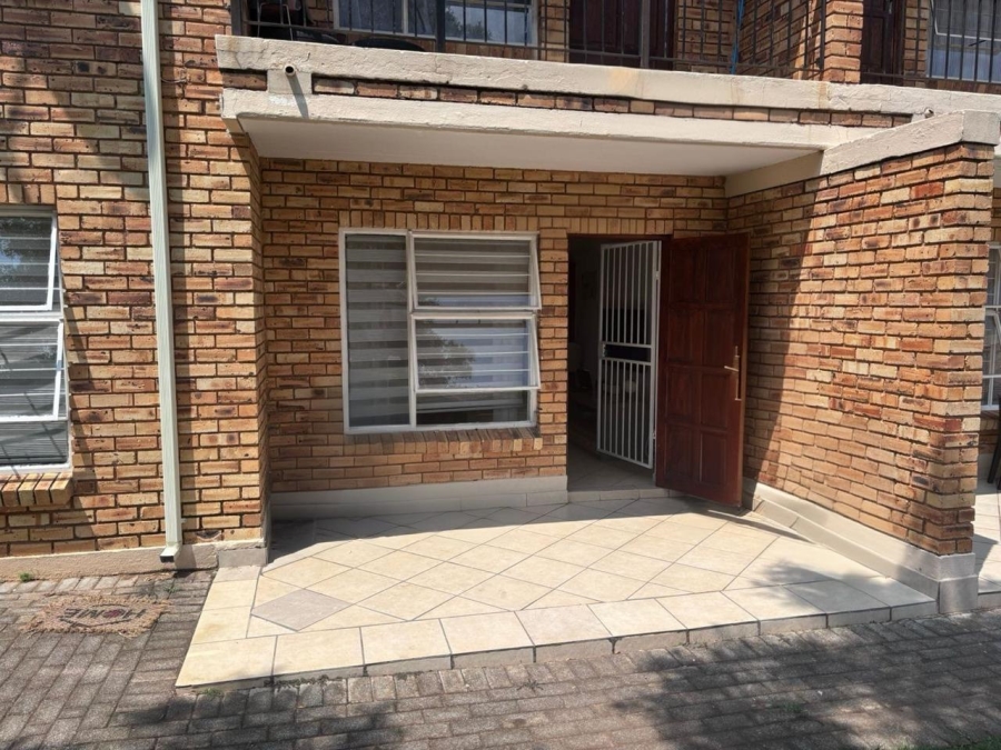 2 Bedroom Property for Sale in Honeypark Gauteng