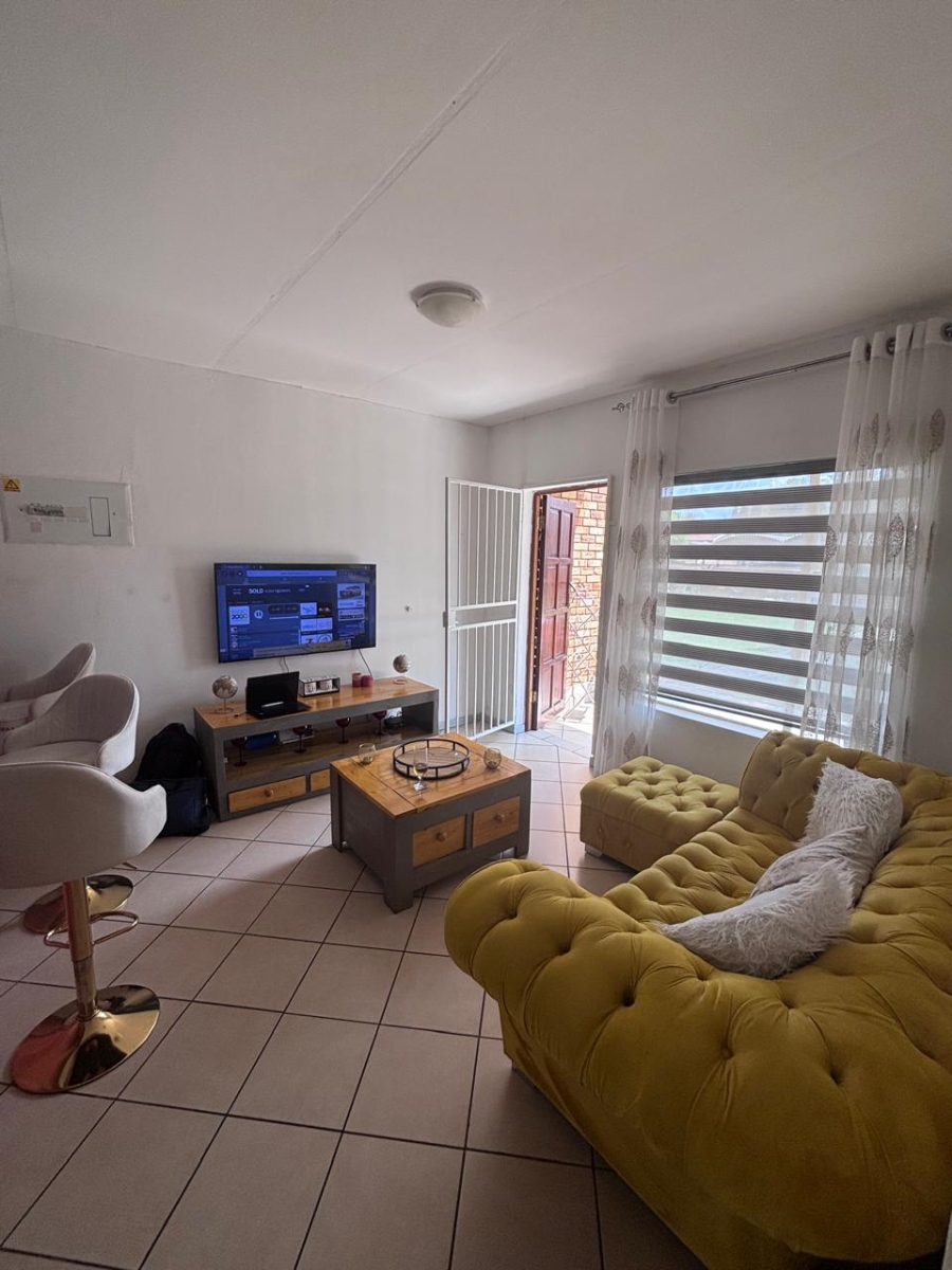 2 Bedroom Property for Sale in Honeypark Gauteng