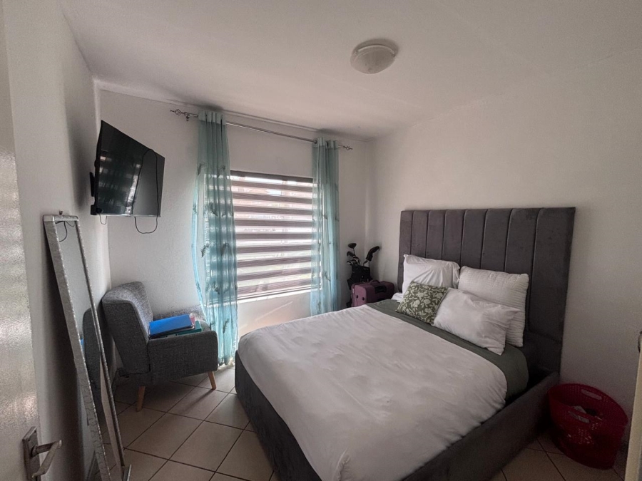 2 Bedroom Property for Sale in Honeypark Gauteng