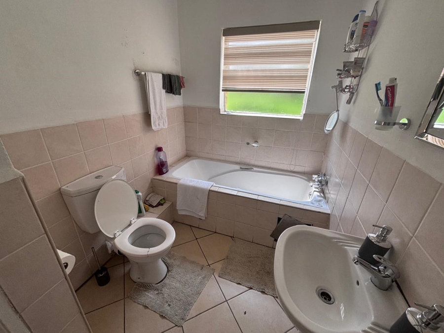 2 Bedroom Property for Sale in Honeypark Gauteng
