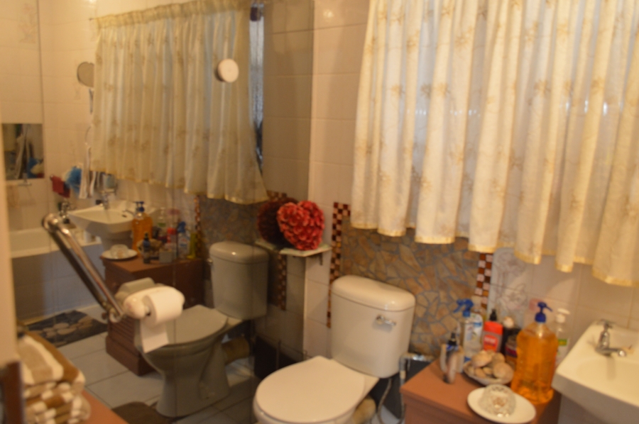 3 Bedroom Property for Sale in Sonland Park Gauteng