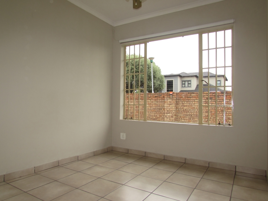 2 Bedroom Property for Sale in Annlin Gauteng