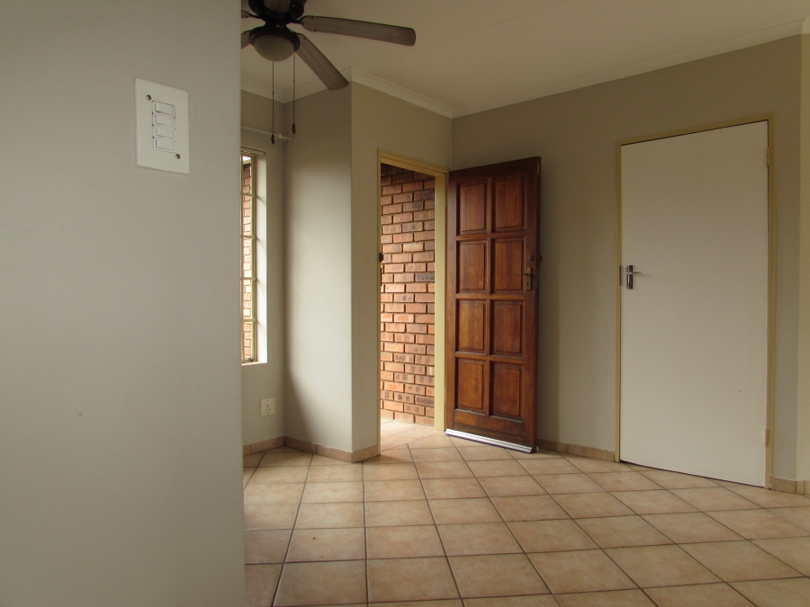 2 Bedroom Property for Sale in Annlin Gauteng