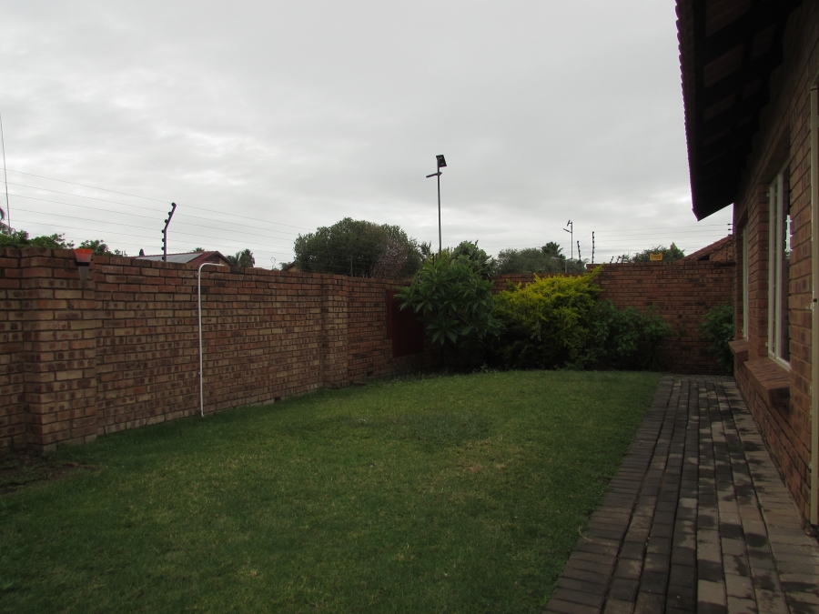 2 Bedroom Property for Sale in Annlin Gauteng