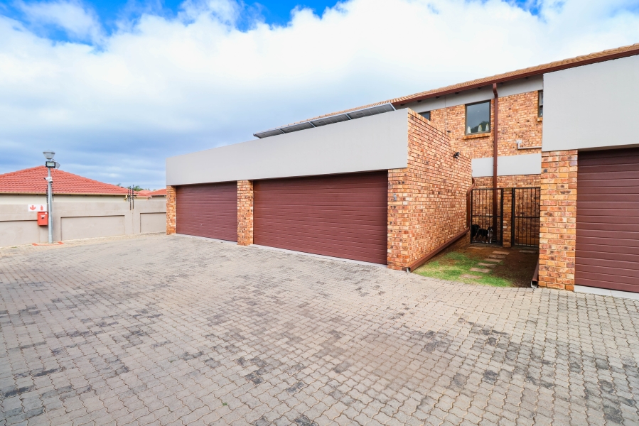 2 Bedroom Property for Sale in Rynfield Gauteng