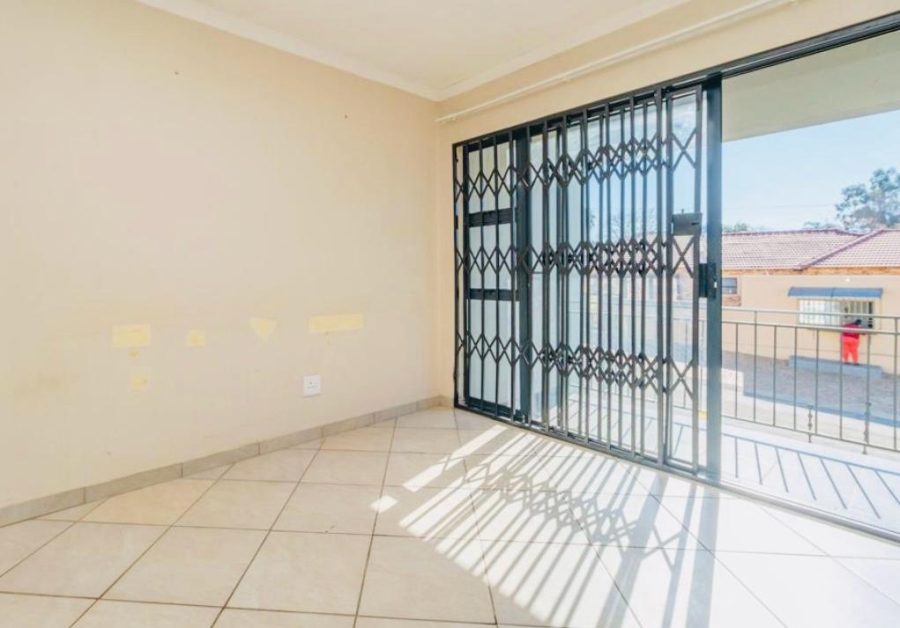 2 Bedroom Property for Sale in Witpoortjie Gauteng