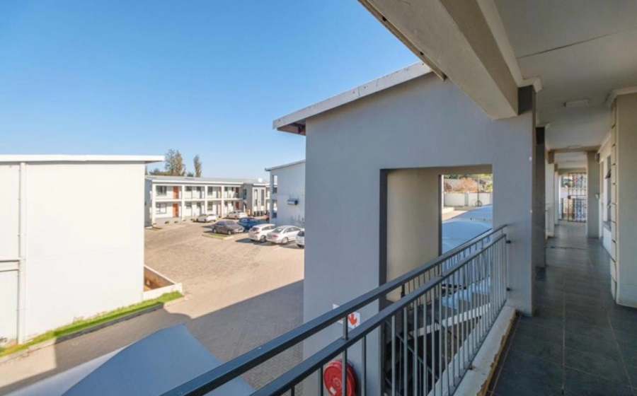 2 Bedroom Property for Sale in Witpoortjie Gauteng