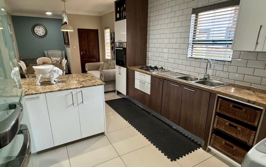3 Bedroom Property for Sale in Wildtuinpark Gauteng