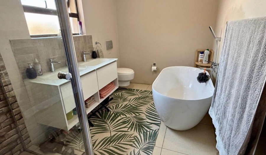 3 Bedroom Property for Sale in Wildtuinpark Gauteng