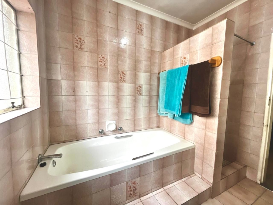 4 Bedroom Property for Sale in Comet Gauteng