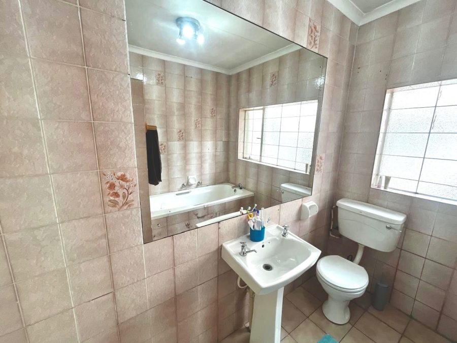 4 Bedroom Property for Sale in Comet Gauteng