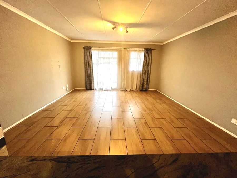 2 Bedroom Property for Sale in Ravenswood Gauteng