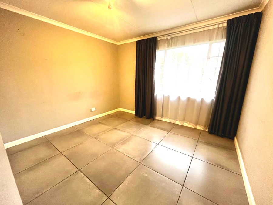 2 Bedroom Property for Sale in Ravenswood Gauteng