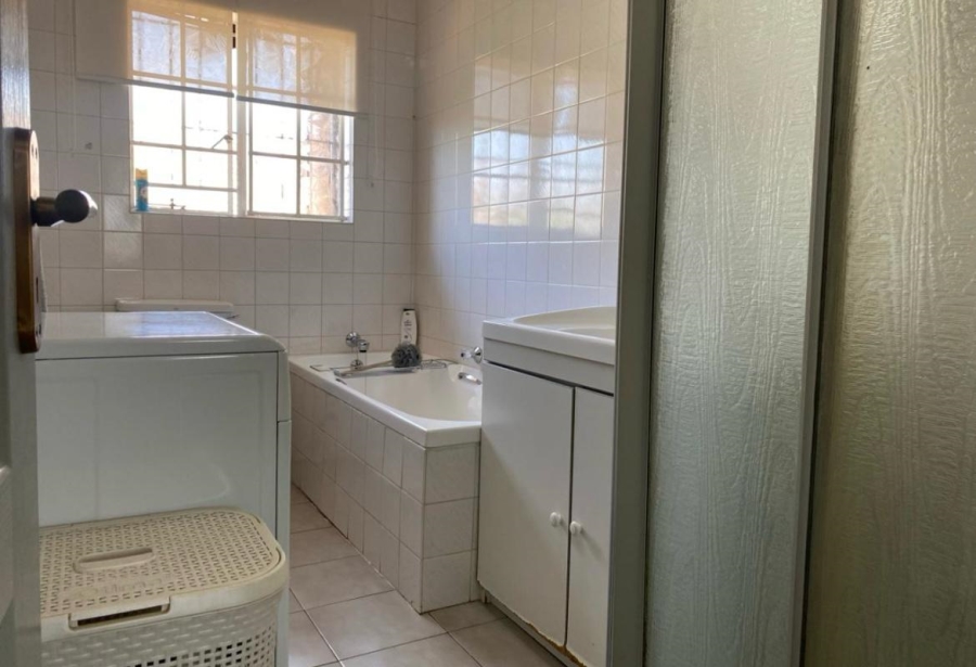 3 Bedroom Property for Sale in Noordheuwel Gauteng