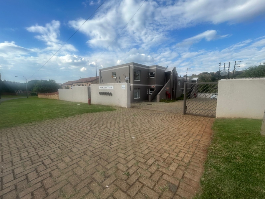 2 Bedroom Property for Sale in Roodekrans Gauteng