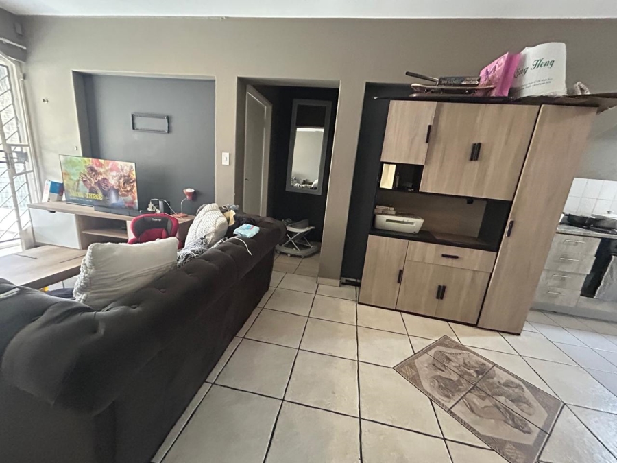 2 Bedroom Property for Sale in Roodekrans Gauteng
