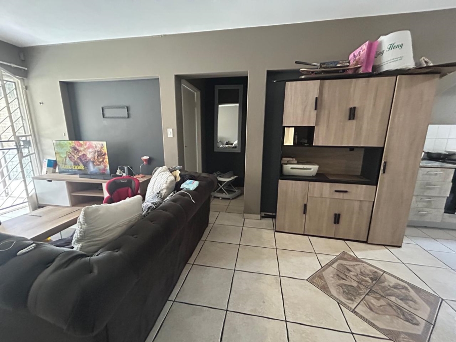 2 Bedroom Property for Sale in Roodekrans Gauteng