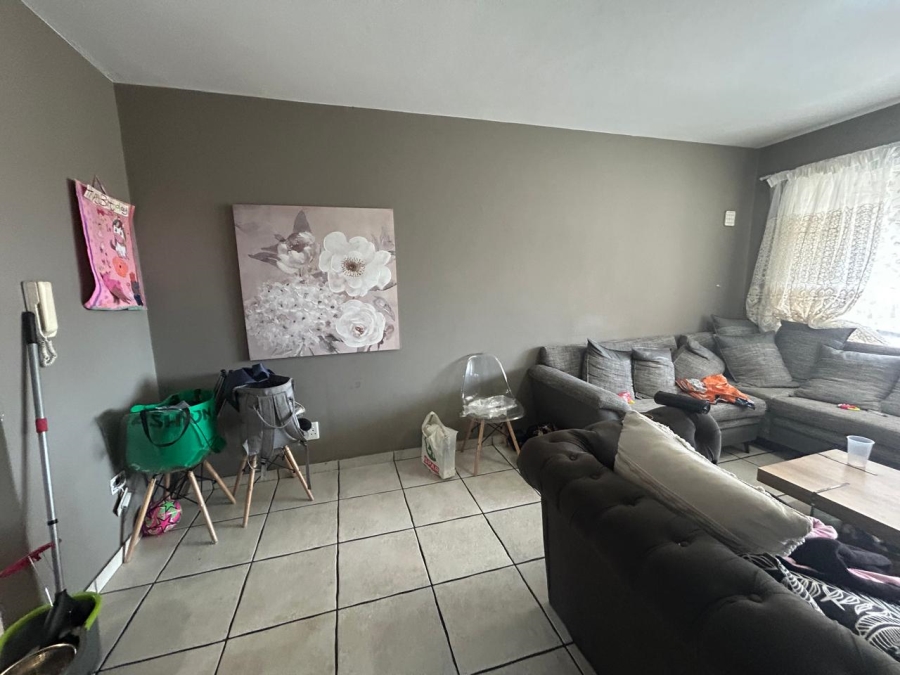 2 Bedroom Property for Sale in Roodekrans Gauteng