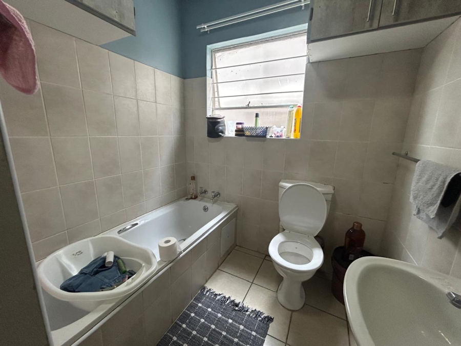2 Bedroom Property for Sale in Roodekrans Gauteng