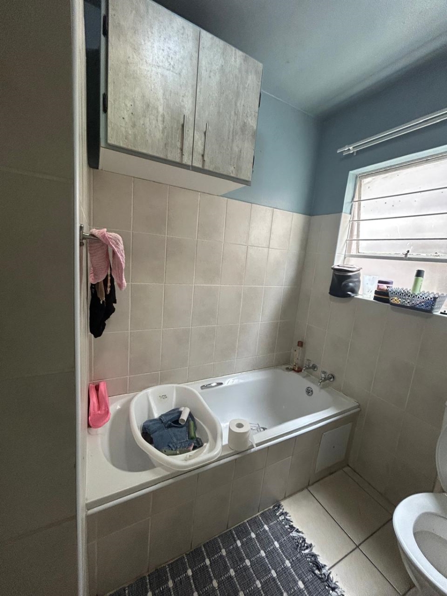 2 Bedroom Property for Sale in Roodekrans Gauteng