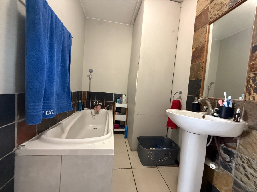 2 Bedroom Property for Sale in Honeydew Gauteng