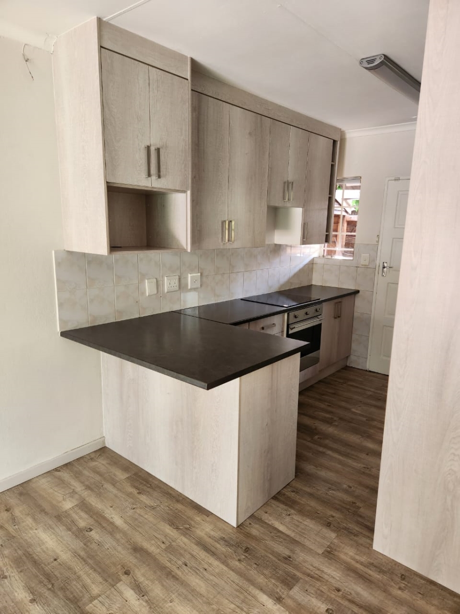 2 Bedroom Property for Sale in Wilgeheuwel Gauteng