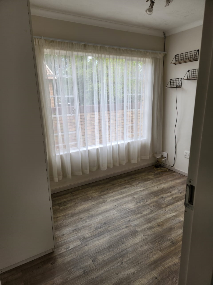 2 Bedroom Property for Sale in Wilgeheuwel Gauteng