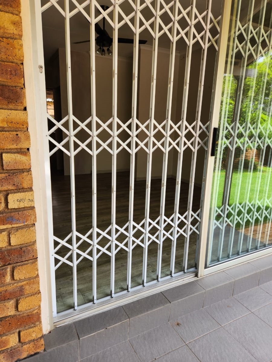 2 Bedroom Property for Sale in Wilgeheuwel Gauteng