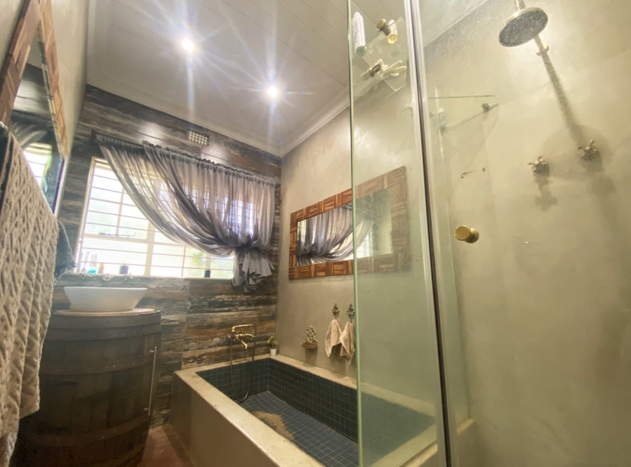 6 Bedroom Property for Sale in Northvale A H Gauteng