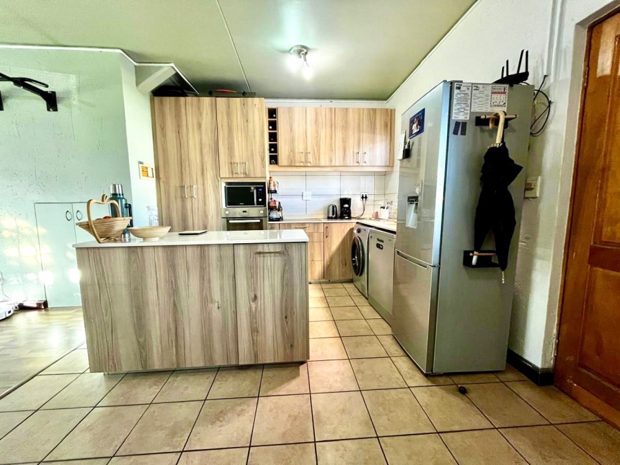 2 Bedroom Property for Sale in Greenstone Hill Gauteng