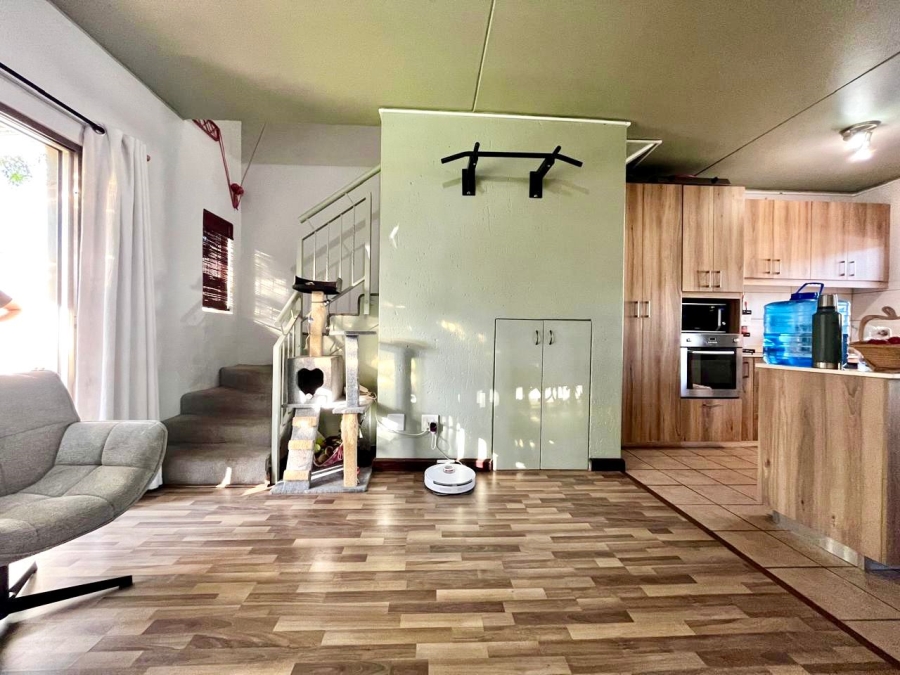 2 Bedroom Property for Sale in Greenstone Hill Gauteng