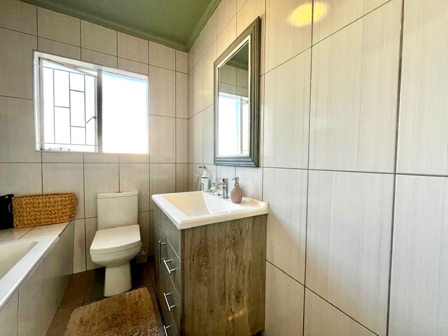 2 Bedroom Property for Sale in Greenstone Hill Gauteng