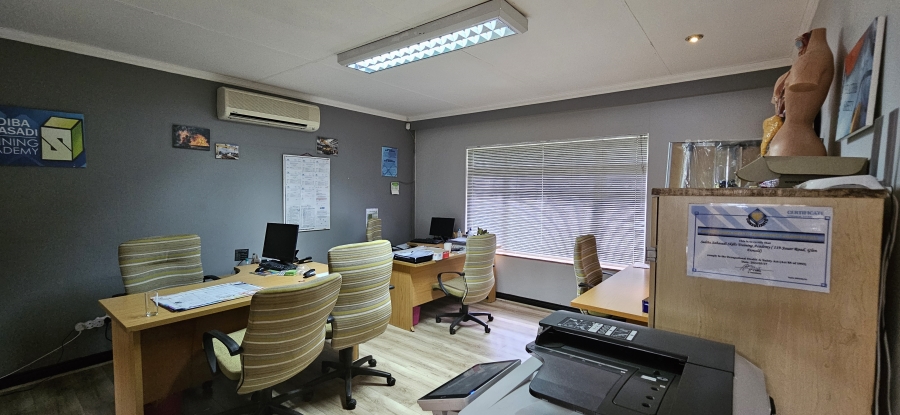 3 Bedroom Property for Sale in Three Rivers Proper Gauteng