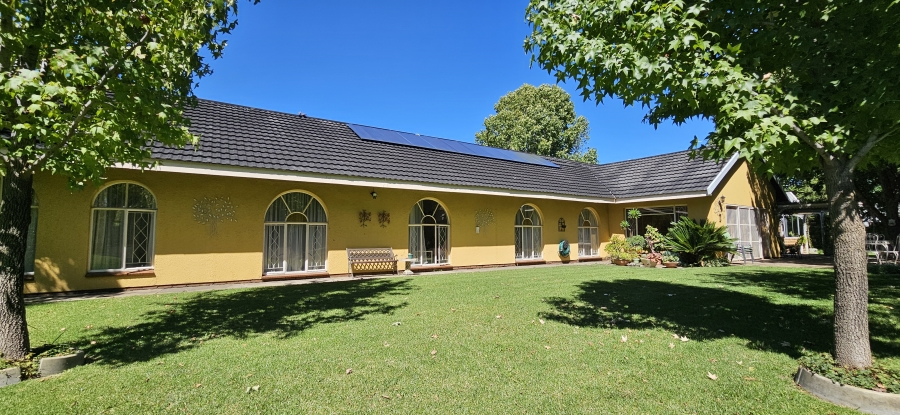 4 Bedroom Property for Sale in Three Rivers Proper Gauteng