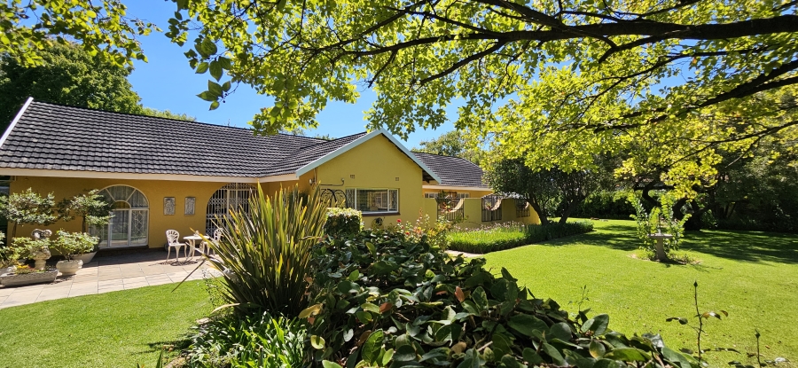 4 Bedroom Property for Sale in Three Rivers Proper Gauteng