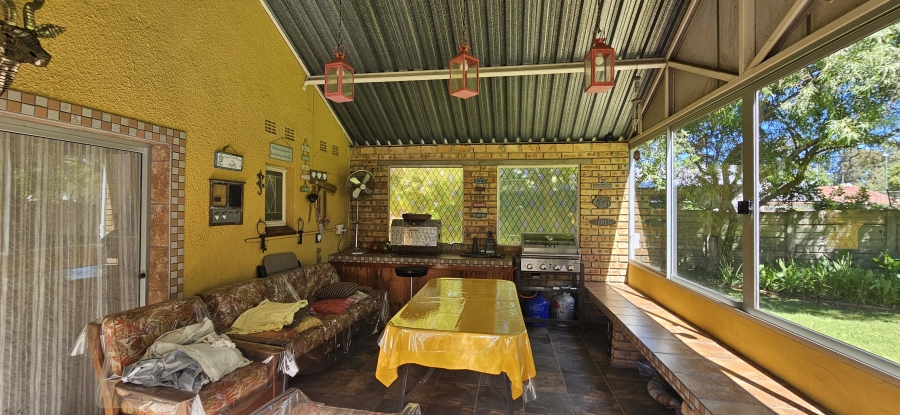 4 Bedroom Property for Sale in Three Rivers Proper Gauteng