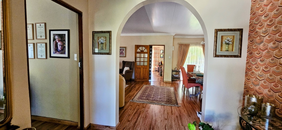 4 Bedroom Property for Sale in Three Rivers Proper Gauteng