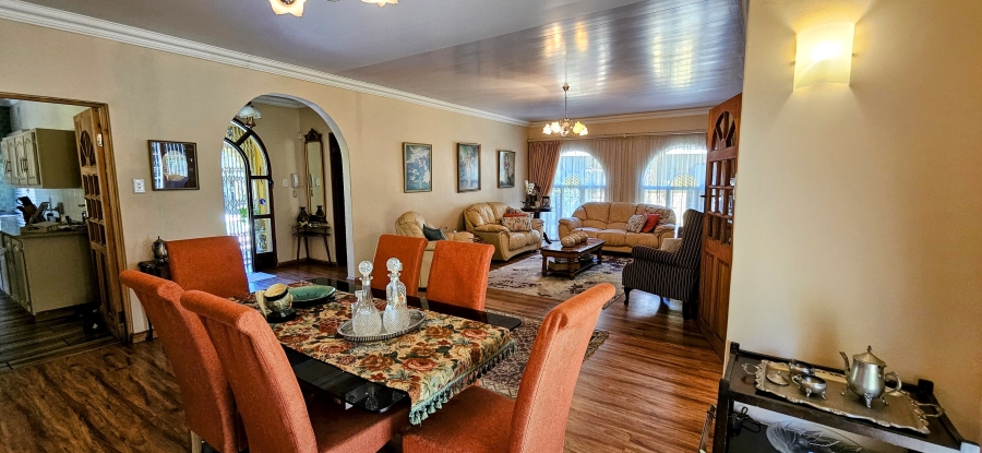 4 Bedroom Property for Sale in Three Rivers Proper Gauteng